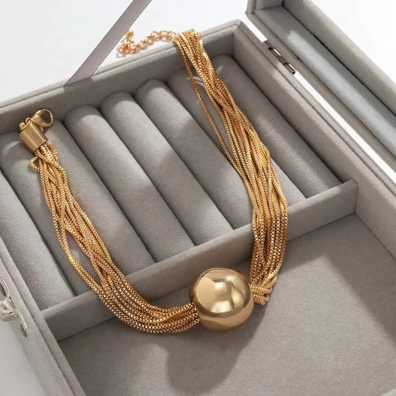 Collar vintage con cuentas multicolor en dorado