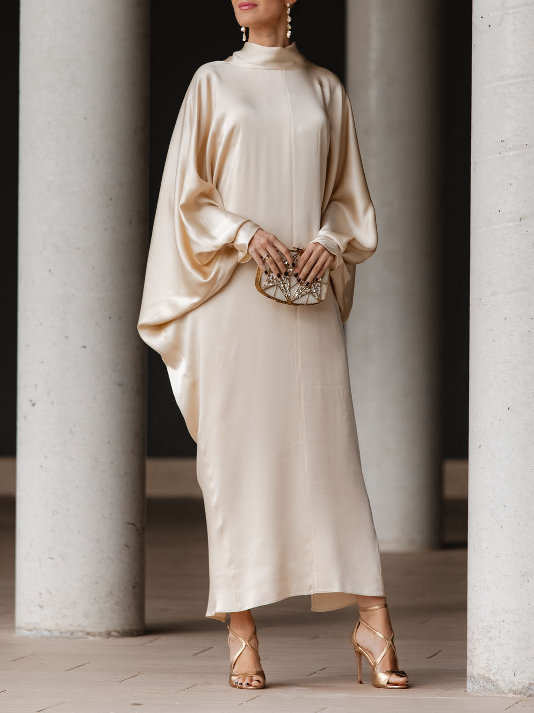 Elegant Satin Batwing Sleeve Kaftan Maxi Dress