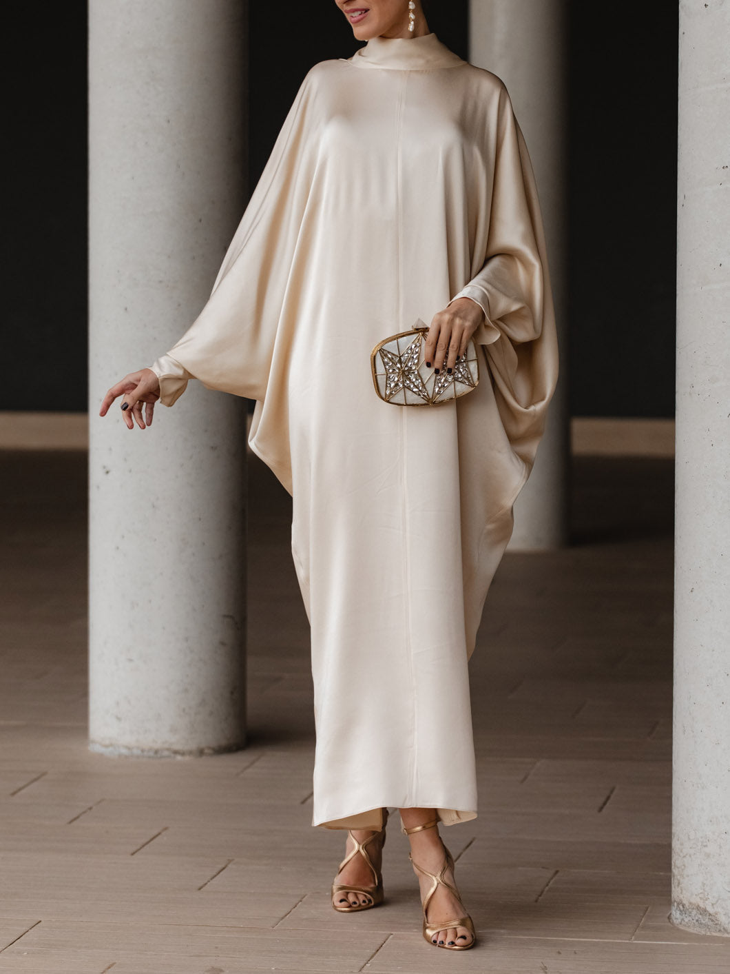 Elegant Satin Batwing Sleeve Kaftan Maxi Dress